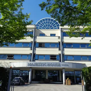 מלון Ferretti Majestichouse, קאסטנדולו