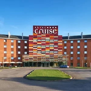 מלון Cruise, Lucino